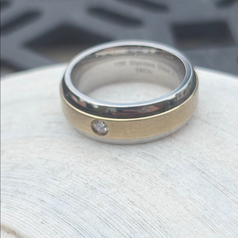 Solid 10kt Gold Stainless Steel 1/10ct Diamond Solitaire Ring Wedding Band Size5 - Picture 6 of 10